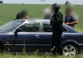 Un bărbat ar fi cerut 150 de mii de lei de la o femeie, amenințând-o că-i va publica pozele intime